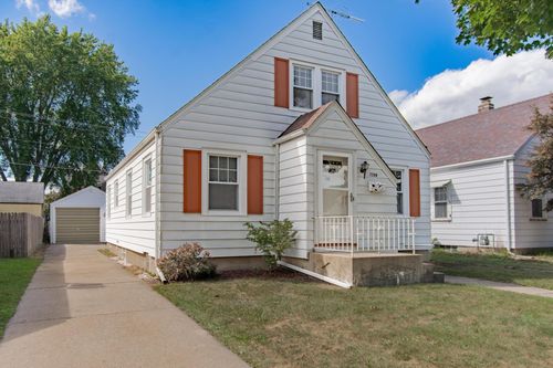 7208 33rd Ave, Kenosha, WI, 53142-3957 | Card Image