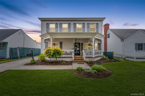 21 Audrey Ave, Oyster Bay, NY, 11771-1574 | Card Image