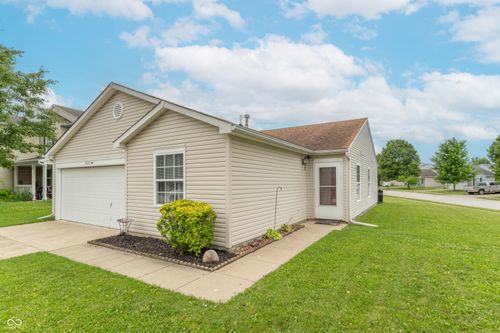 9235 Bakers Corner Dr, Camby, IN, 46113-8249 | Card Image