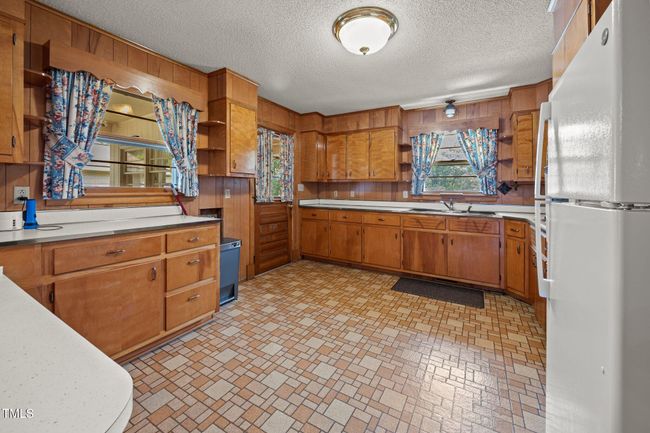 Kitchen | Image 23