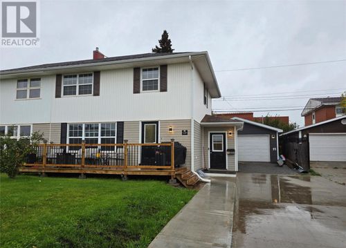 129 Cabot Cres, Labrador City, NL, A2V1J5 | Card Image