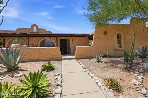 5213 N Tigua Dr, Tucson, AZ, 85704-3785 | Card Image