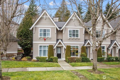 22668 Ne Alder Crest Ln, Redmond, WA, 98053-5820 | Card Image