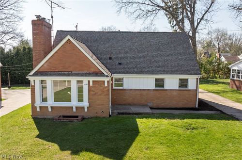 3530 Glenmere Dr, Youngstown, OH, 44511-3041 | Card Image