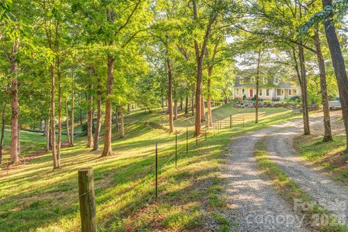 64 Greenridge Rd, Weaverville, NC, 28787-8325 | Card Image