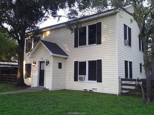 a-814 Banks Ave, Bryan, TX, 77803-4725 | Card Image