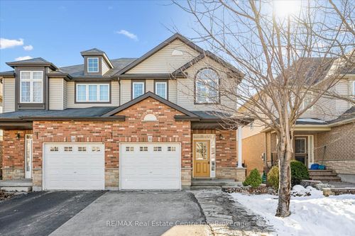 30 Vipond St, Guelph, ON, N1E0G9 | Card Image