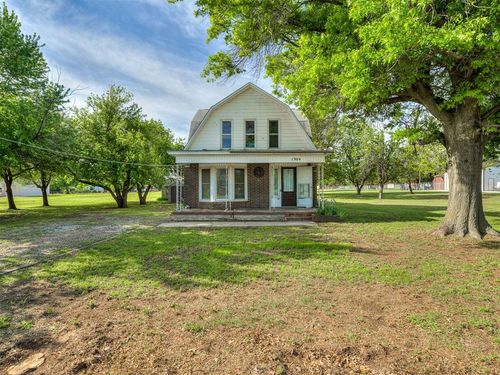 1904 Travis Rd, El Reno, OK, 73036-6321 | Card Image