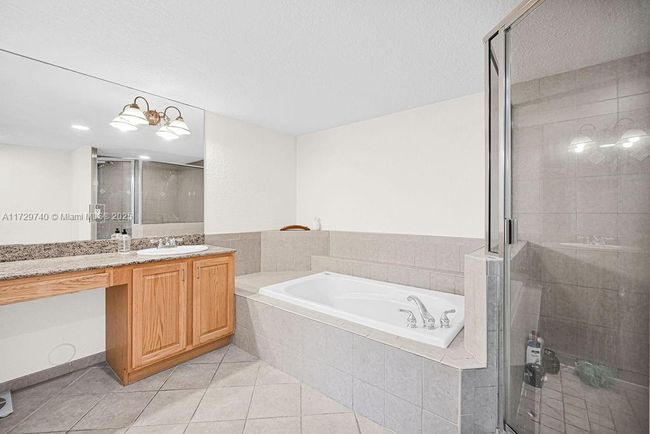 APT-703 - 1501 E Broward Blvd, Condo with 3 bedrooms, 2 bathrooms and null parking in Fort Lauderdale FL | Image 15