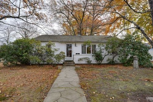 42 Lantern Ln, Burlington, MA, 01803-2006 | Card Image