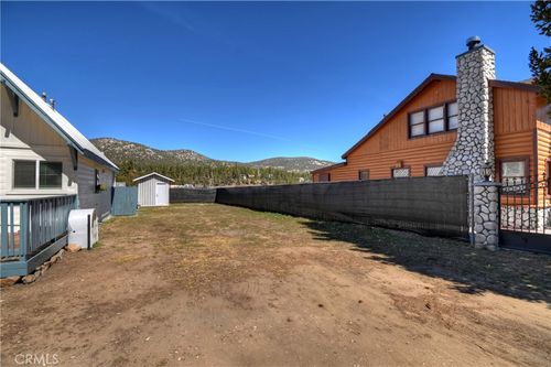 925 Fairway, Big Bear City, CA, 92314 | Card Image