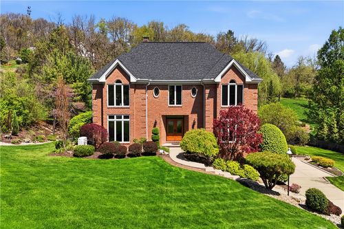 1621 Blackburn Heights Dr, Sewickley, PA, 15143-8627 | Card Image