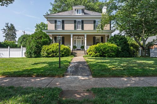 3889 Peakland Pl, Lynchburg, VA, 24503-2000 | Card Image