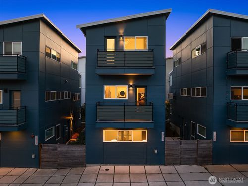 12038 33rd Ave Ne, Seattle, WA, 98125-5608 | Card Image