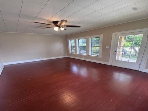 2520 Laurel St, Beaumont, TX, 77702-2306 | Card Image