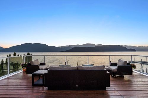 7370 Rockwell Dr, Harrison Hot Springs, BC, V0M1K0 | Card Image