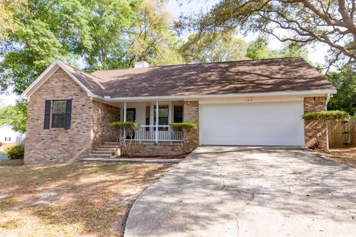 102 Brian Dr, Crestview, FL, 32536-9202 | Card Image
