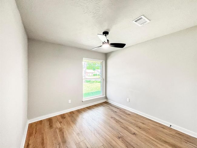 1st Bedroom | Image 12