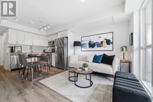 735-3091 Dufferin St, Toronto, ON, M6A0C4 | Card Image