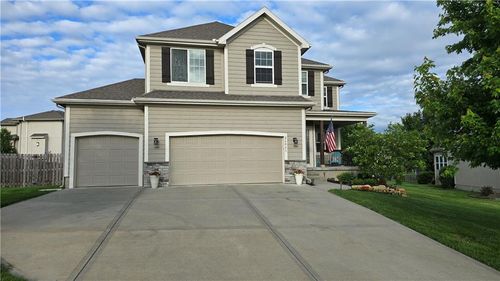 26061 W 141st Ct, Olathe, KS, 66061-7616 | Card Image