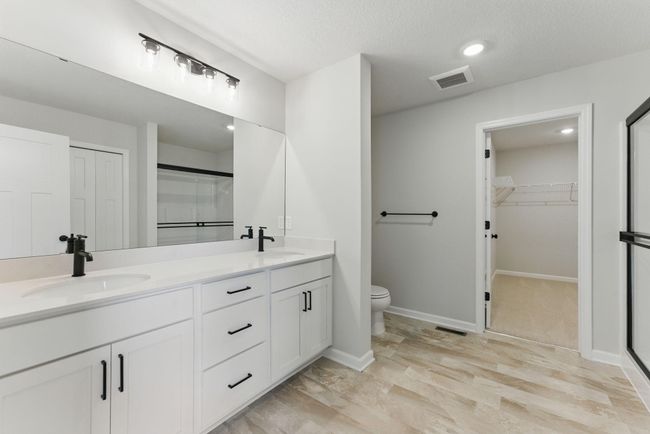 Primary Bathroom | Image 21