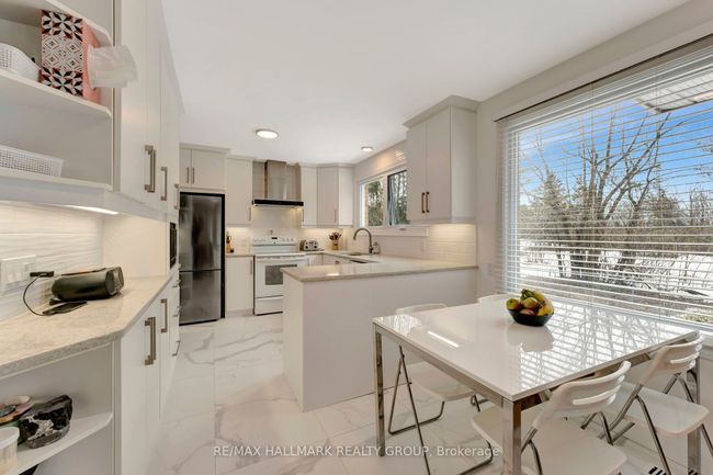 2121 Fillmore Cres, House other with 5 bedrooms, 4 bathrooms and 4 parking in Gloucester ON | Image 11