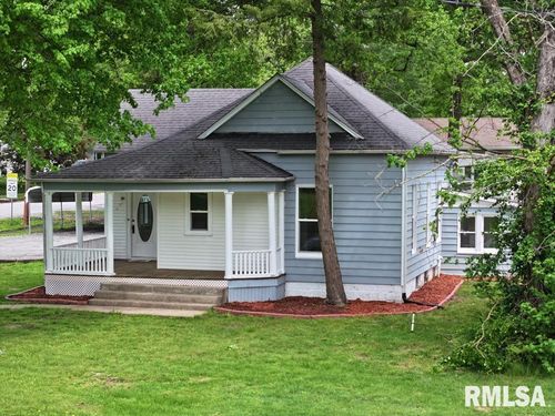 800 S Division St, Carterville, IL, 62918-1527 | Card Image