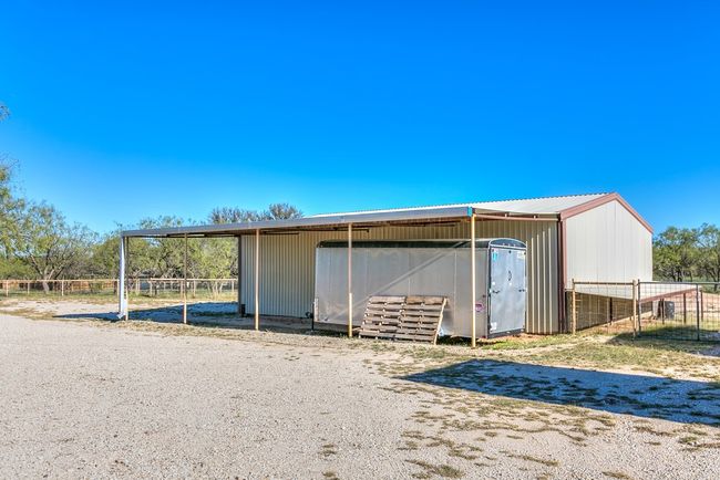 Barn with Covered Parking | Image 35