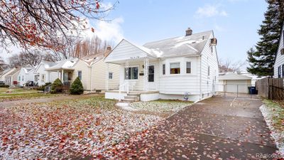 2108 Markese Avenue, Home with 3 bedrooms, 1 bathrooms and null parking in Lincoln Park MI | Image 3