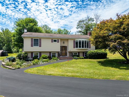 17 Dorett Dr, Wappingers Falls, NY, 12590-2116 | Card Image