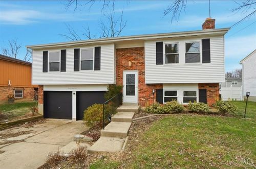 9925 Grasscreek Ct, Cincinnati, OH, 45231-2009 | Card Image