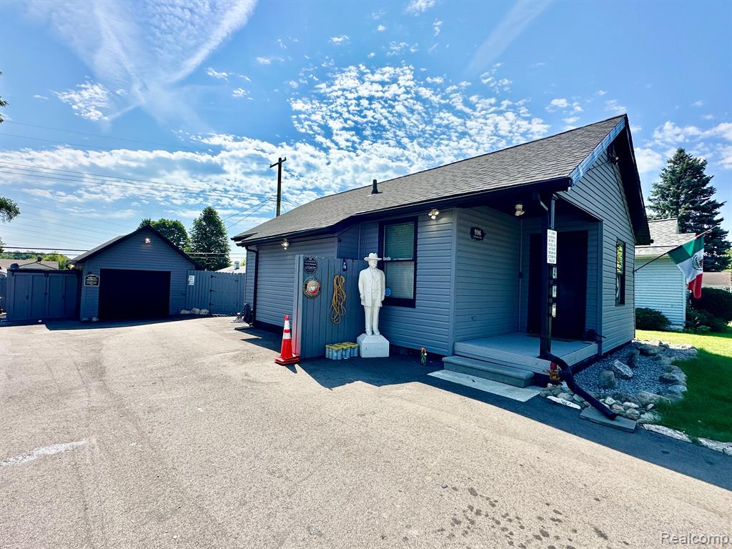 Emerson Ave, Pontiac, MI 48340