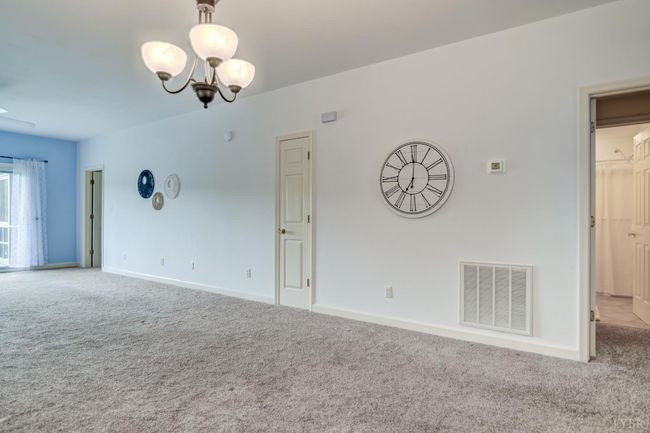 UNIT-5 - 1103 Mariners Way, Condo with 2 bedrooms, 2 bathrooms and null parking in Huddleston VA | Image 5