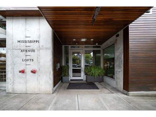 207-4216 N Mississippi Ave, Portland, OR, 97217-3155 | Card Image