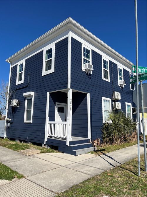 2828 Church St, Galveston, TX, 77550-1732 | Card Image