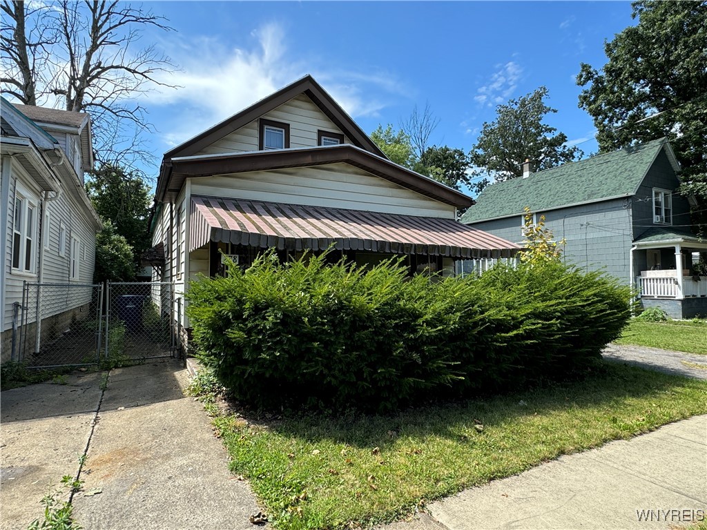 Hazelwood Ave, Buffalo, NY 14215