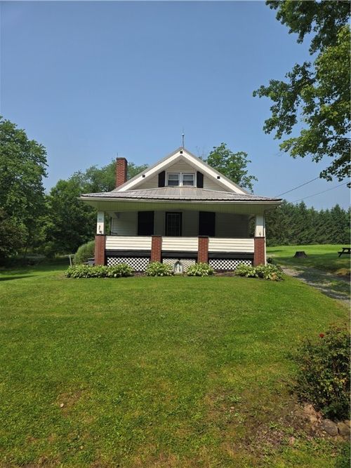 20 Goetsch Rd, Greenville, PA, 16125-8616 | Card Image
