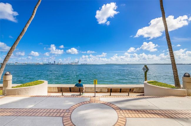APT-1816 - 540 Brickell Key Dr, Condo with 2 bedrooms, 2 bathrooms and null parking in Miami FL | Image 36
