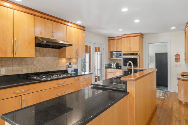 44 N Shore Rd, House other with 3 bedrooms, 3 bathrooms and null parking in Derry NH | Image 10