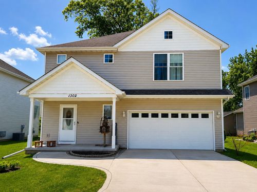 1302 Bobolink Rd, Valparaiso, IN, 46383-2102 | Card Image
