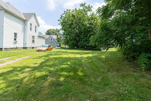 443 Spicer St, Akron, OH, 44311-1823 | Card Image