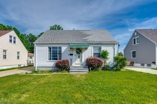 29800 Robert St, Wickliffe, OH, 44092-2220 | Card Image