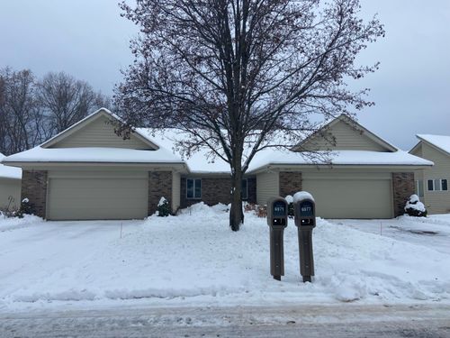 6977 Pinehurst Dr Ne, Rockford, MI, 49341-9686 | Card Image