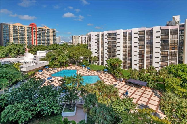 505 - 17011 N Bay Rd, Condo with 2 bedrooms, 2 bathrooms and null parking in Sunny Isles Beach FL | Image 43