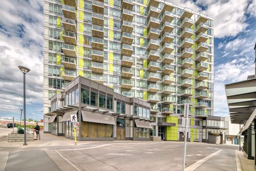 801-30 Brentwood Common Nw, Calgary, AB, T2L2L8 | Card Image