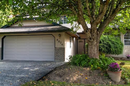 8674 143 St, Surrey, BC, V3W0N7 | Card Image
