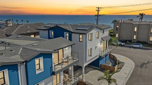 211 Chinquapin Ave, Carlsbad, CA, 92008-7410 | Card Image