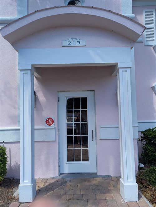 apt-c-213 Seahorse Dr Se, ST PETERSBURG, FL, 33705-4093 | Card Image
