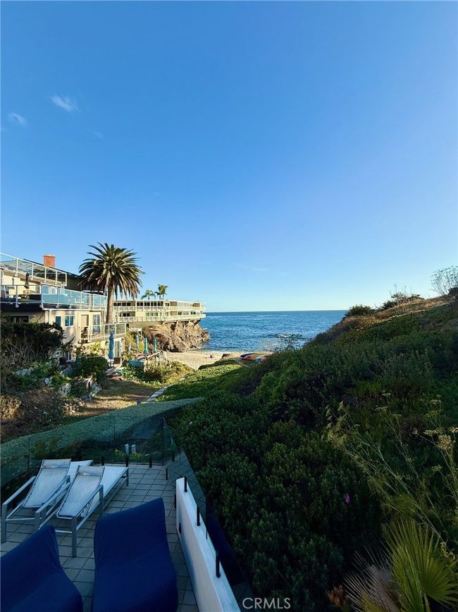 827 Cliff Dr, Condo with 2 bedrooms, 2 bathrooms and 1 parking in Laguna Beach CA | Image 25