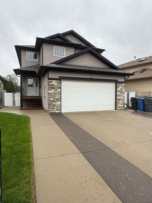 36 Sunset Rd Sw, Medicine Hat, AB, T1B4T4 | Card Image
